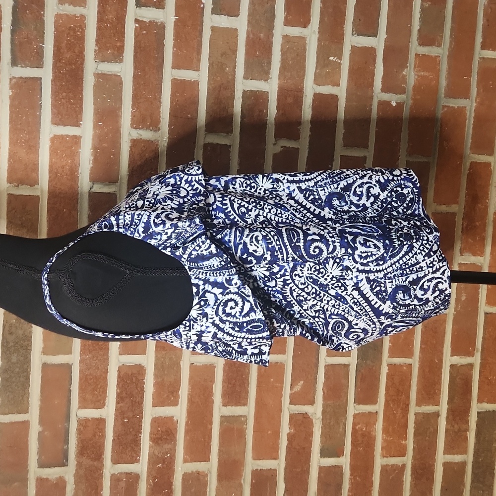 LOFT blue paisley top with ruffle, size M - Picture 4 of 5